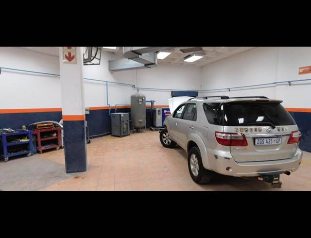 BUSINESS PROPERTY TO RENT IN HATFIELD